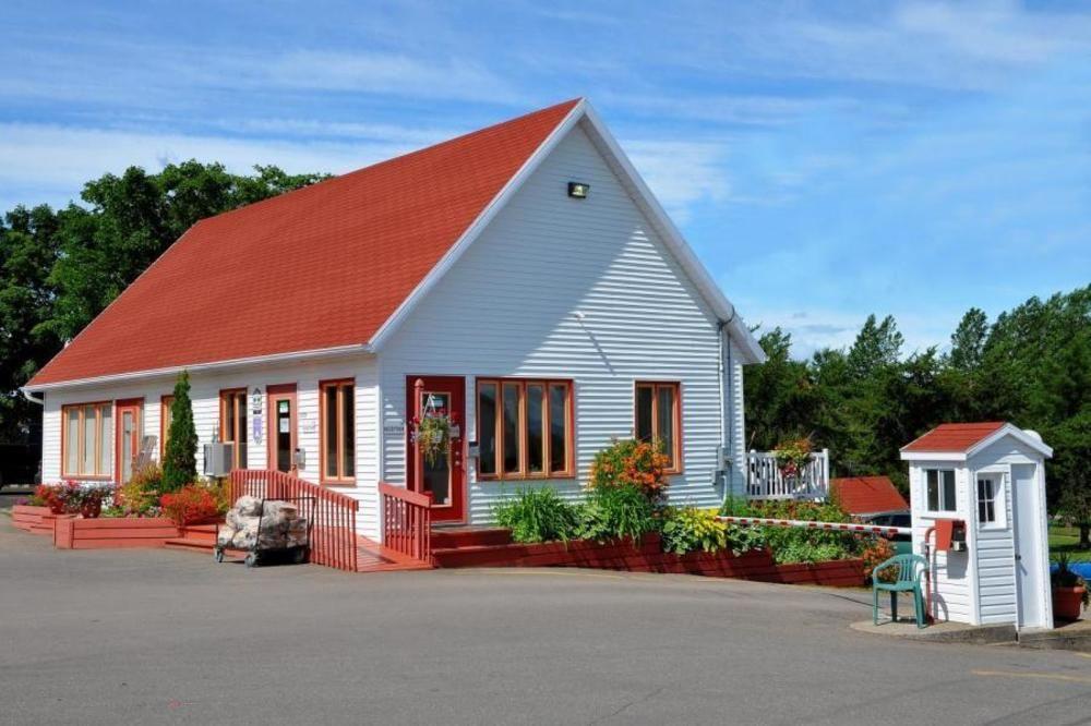 Camping & Chalets De La Demi-Lieue Hotel Saint-Jean-Port-Joli Zewnętrze zdjęcie